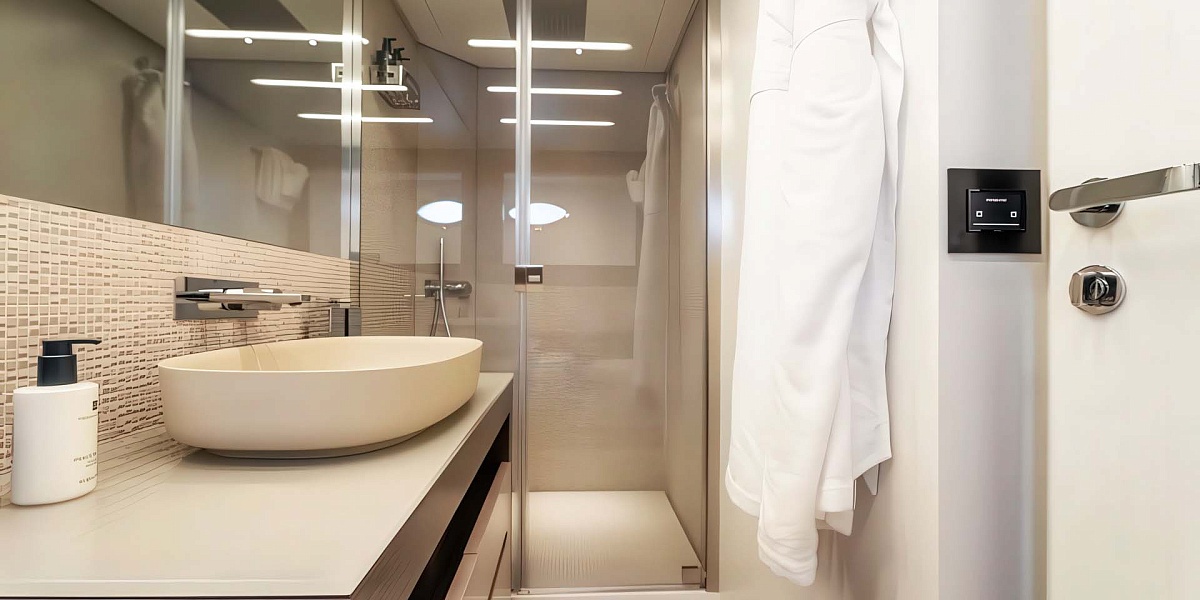 Аренда яхты Pershing 8X во Франции